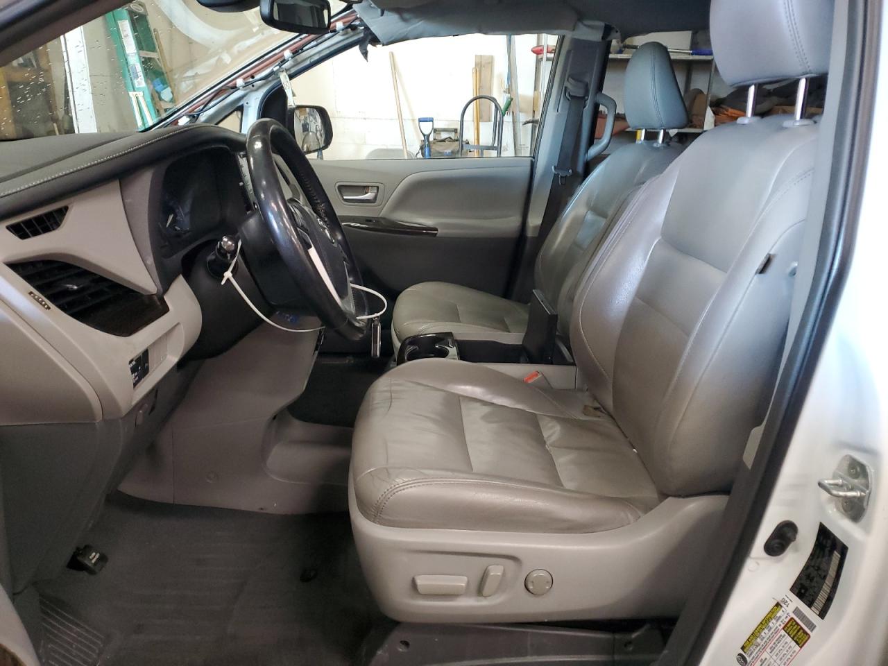 2018 Toyota Sienna - Image 7