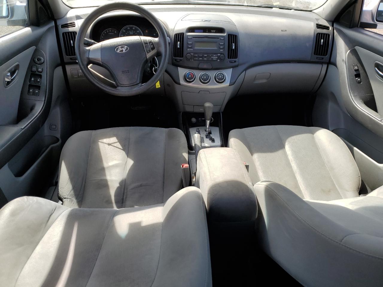 2010 Hyundai Elantra - Image 8