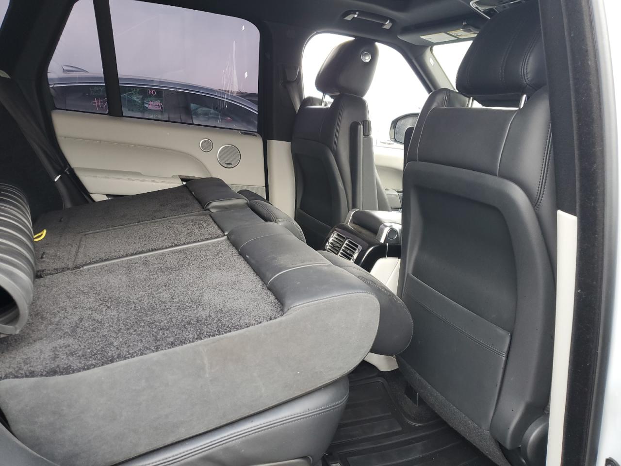 2016 Land Rover Range Rover - Image 10