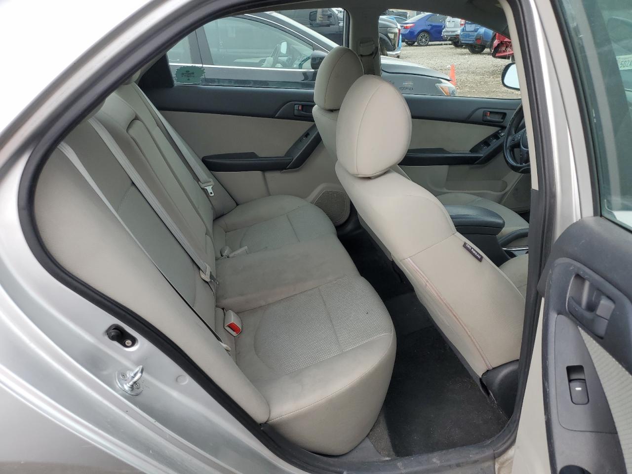 2012 Kia Forte - Image 10
