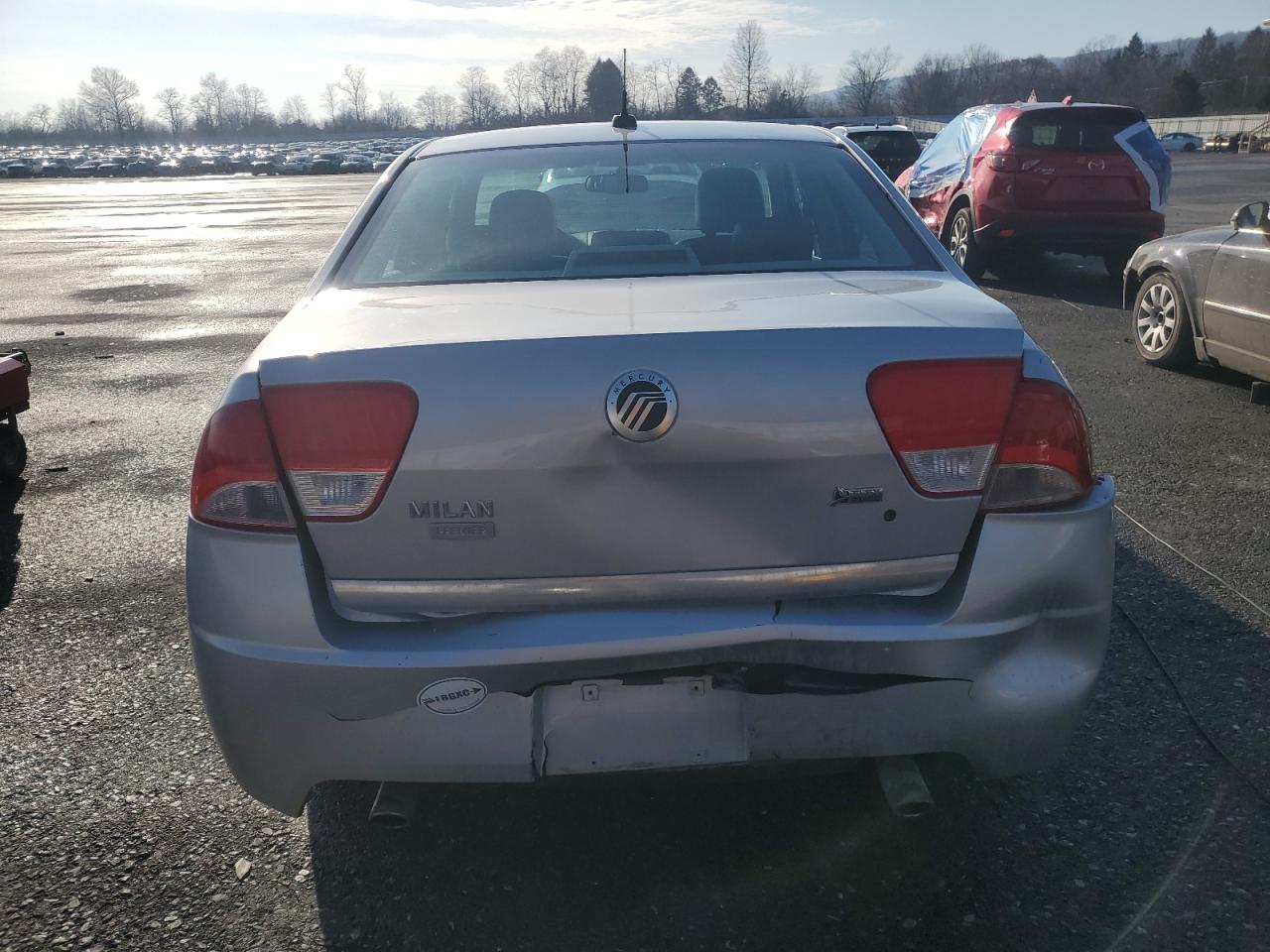 2010 Mercury Milan - Image 6