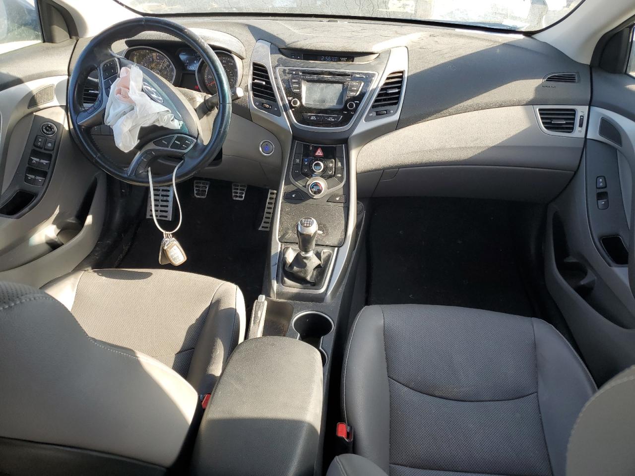 2015 Hyundai Elantra - Image 8