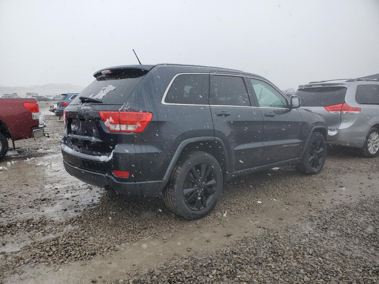 2012 Jeep Grand Cherokee - Image 3