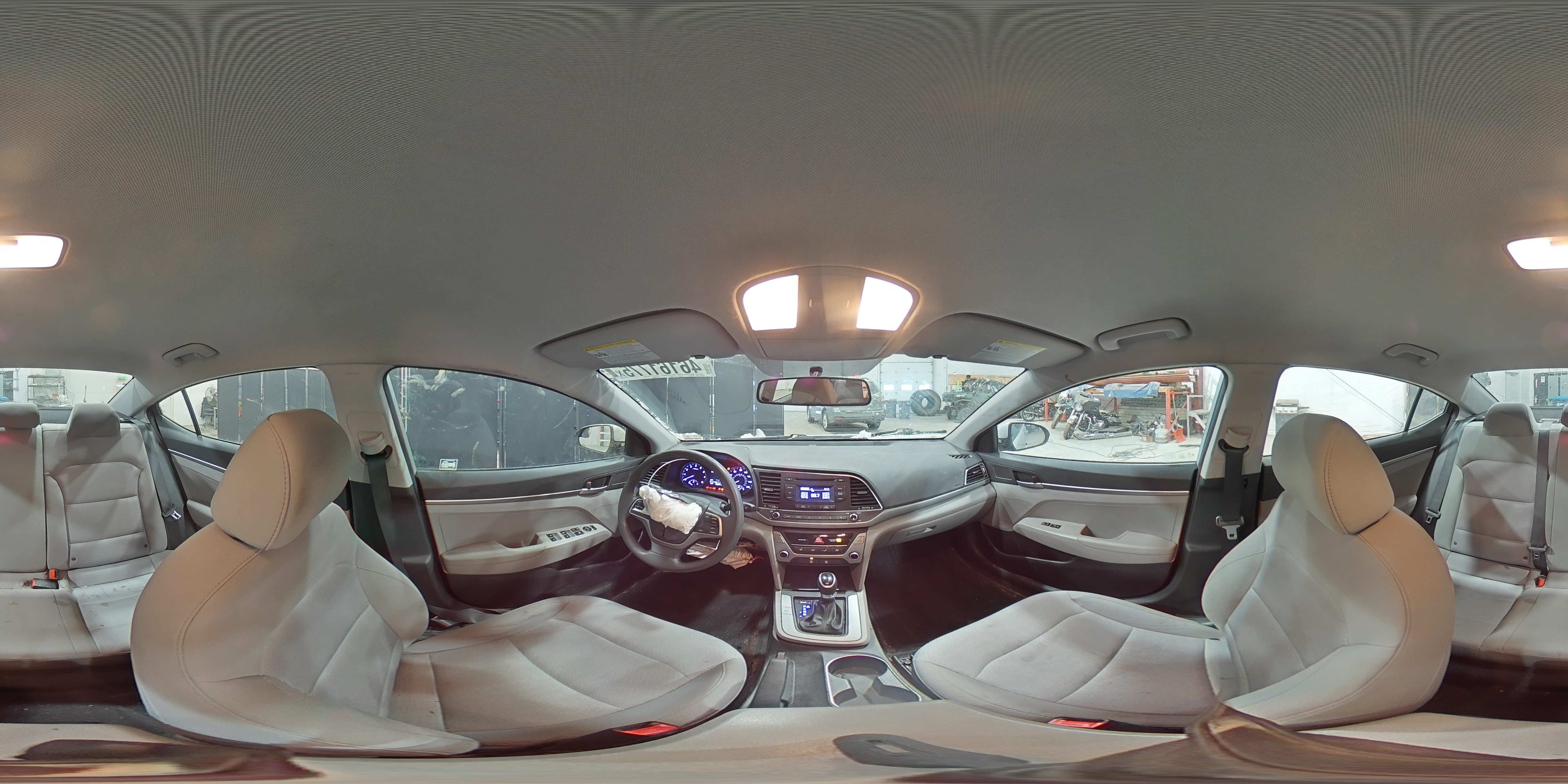 2017 Hyundai Elantra - Image 13