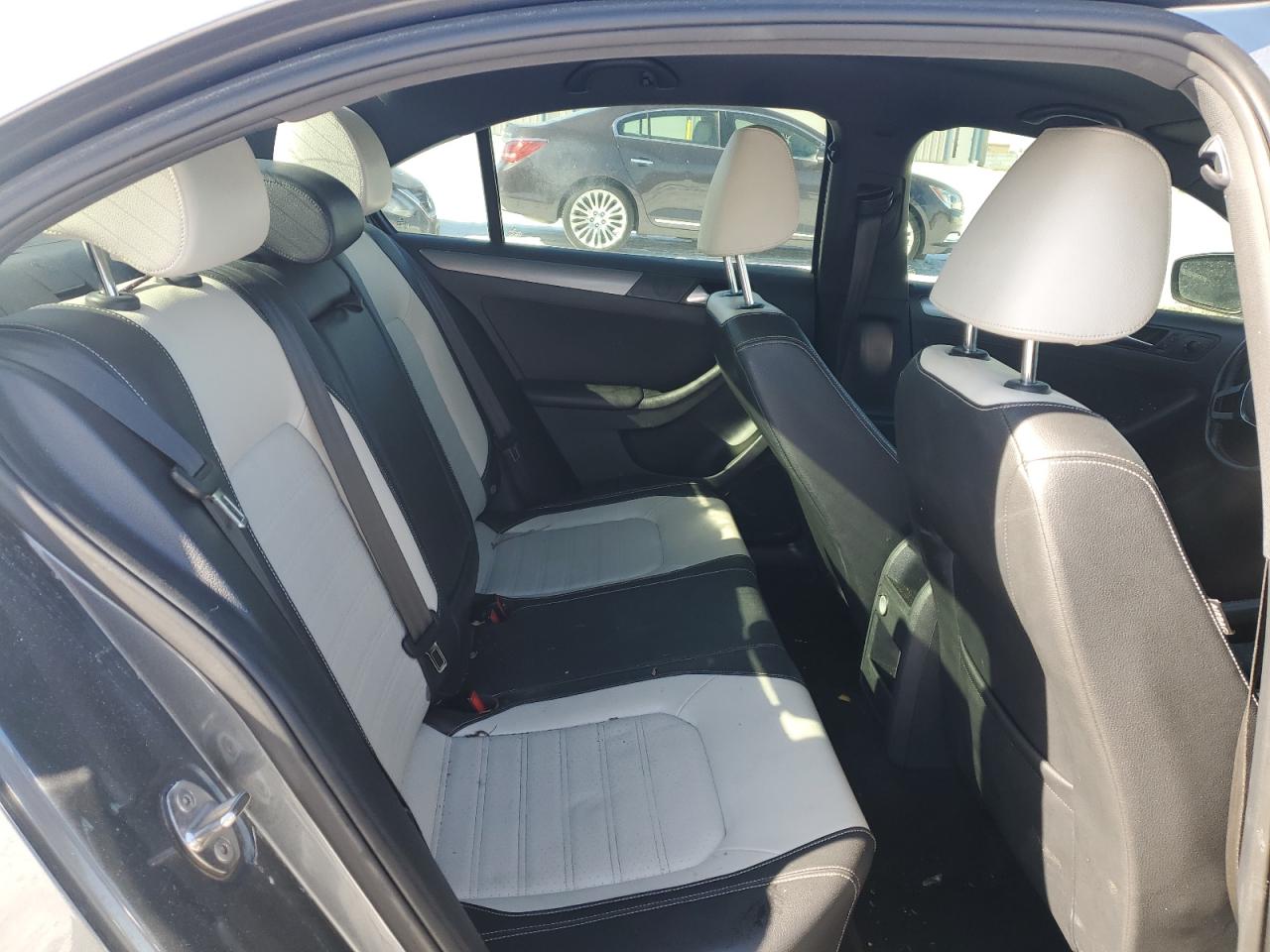 2016 Volkswagen Jetta - Image 10