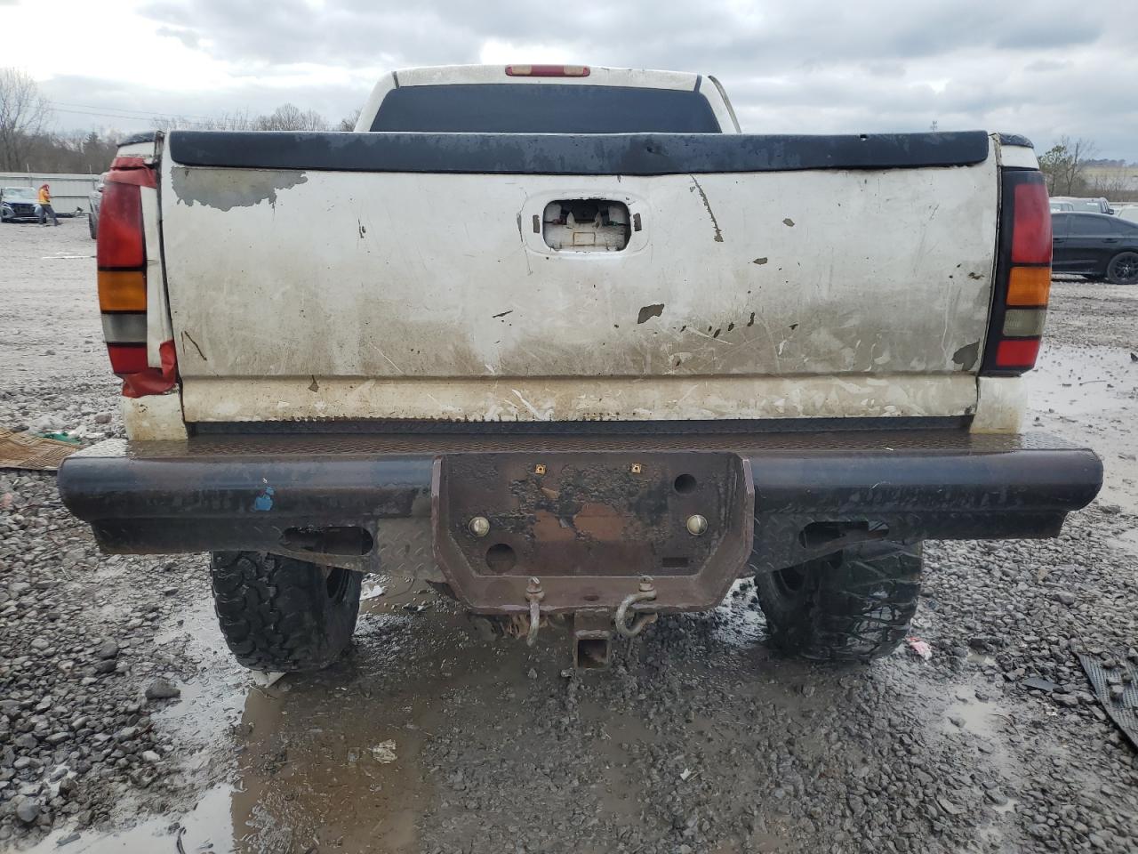2005 GMC Sierra - Image 6