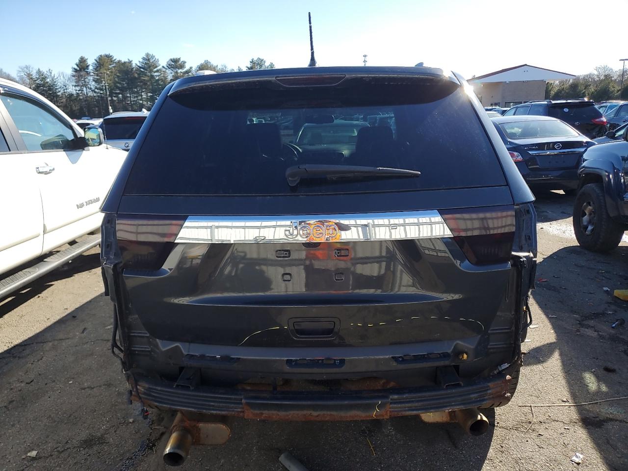 2011 Jeep Grand Cherokee - Image 6