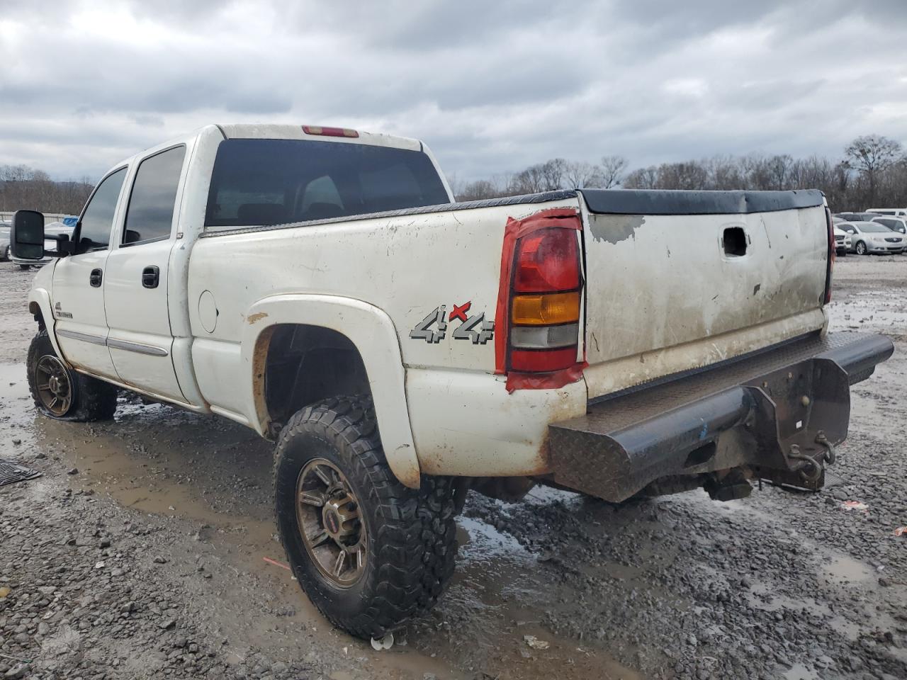 2005 GMC Sierra - Image 2