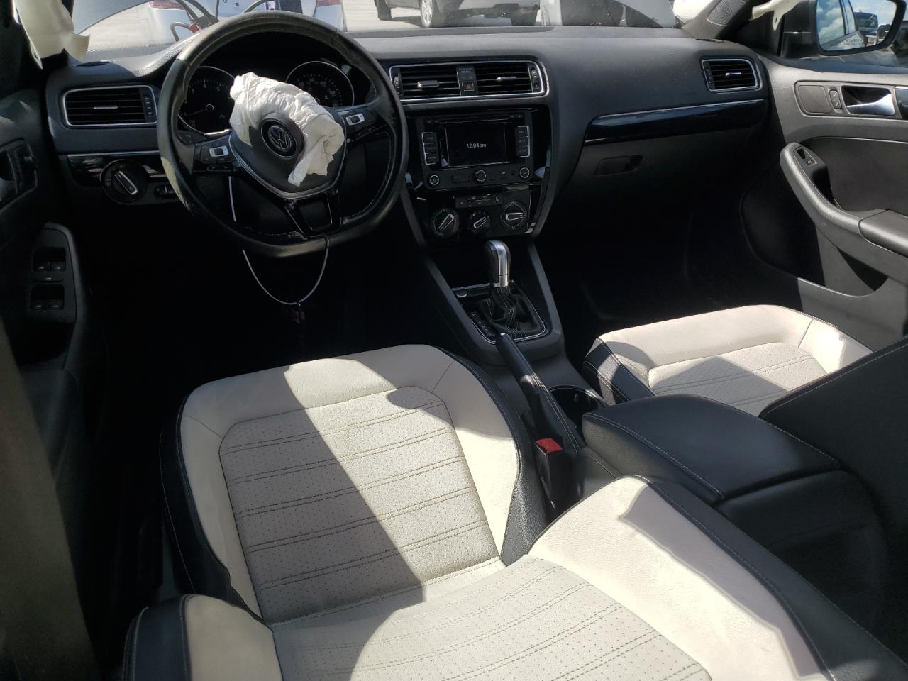 2015 Volkswagen Jetta - Image 8