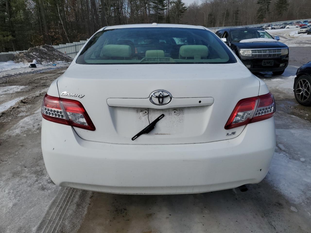 2011 Toyota Camry - Image 6