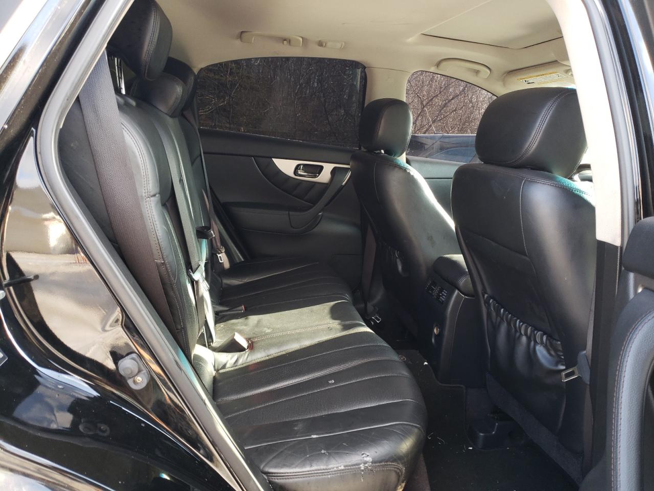 2015 Infiniti QX70 - Image 11