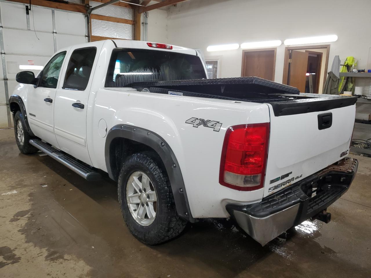 2010 GMC Sierra - Image 2