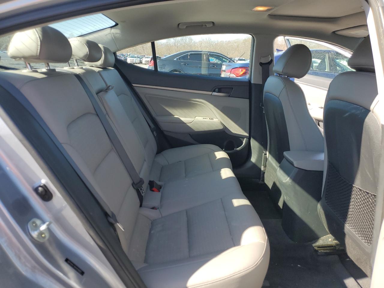 2017 Hyundai Elantra - Image 10