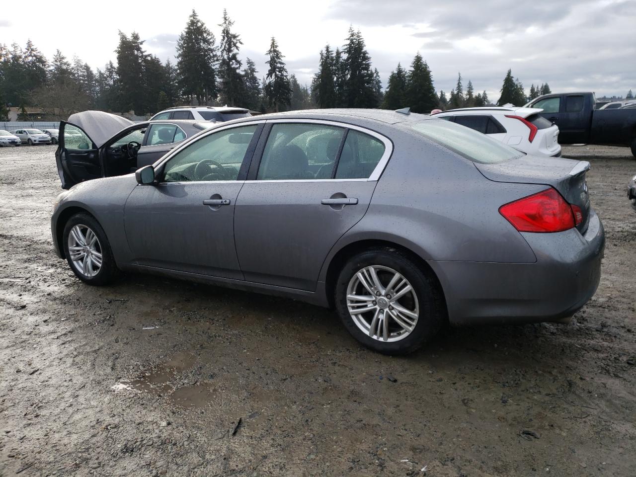2013 Infiniti G - Image 2