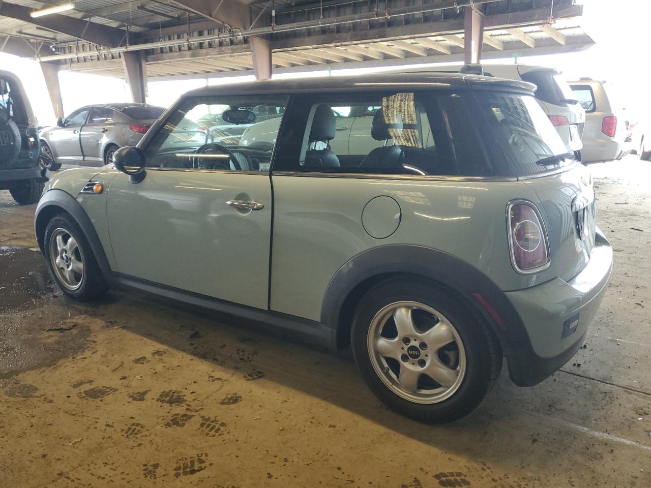 2011 MINI Cooper - Image 2