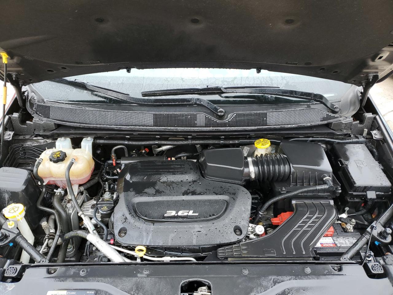 2018 Chrysler Pacifica - Image 12