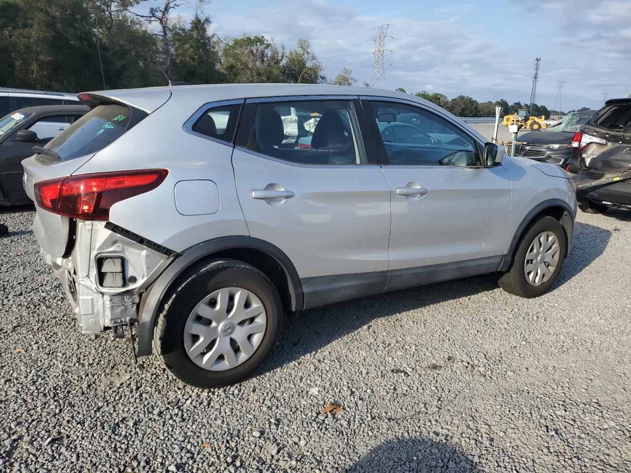 2019 Nissan Rogue - Image 3