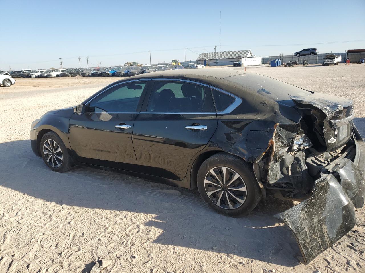 2015 Nissan Altima - Image 2