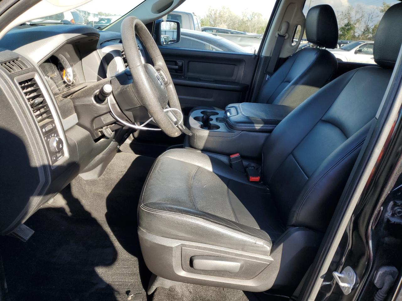2016 RAM 1500 - Image 7