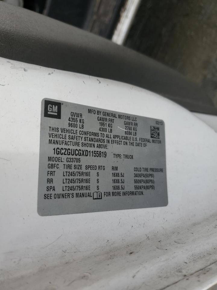 2013 Chevrolet Express - Image 12