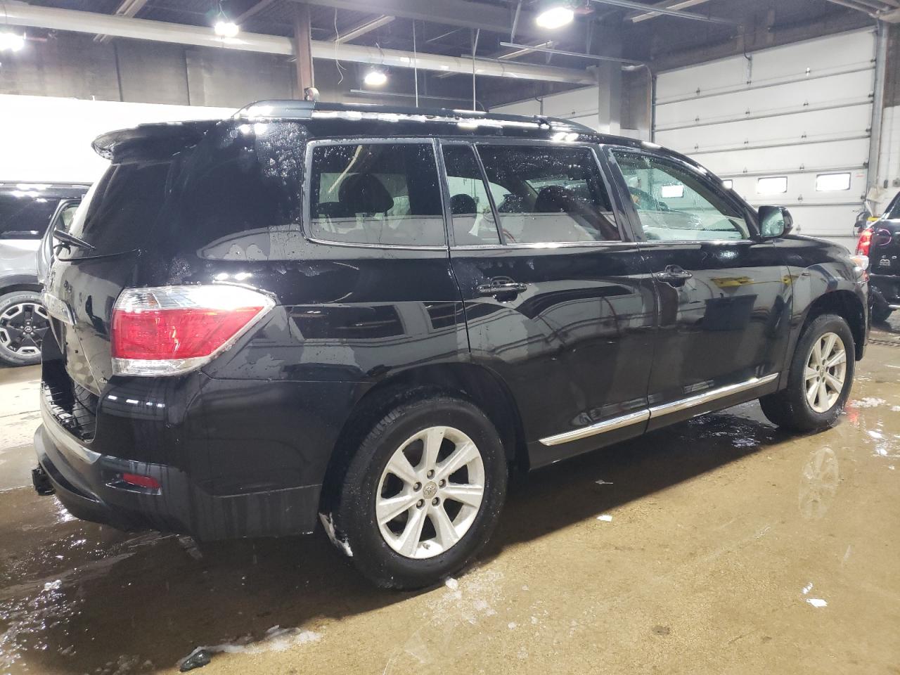 2013 Toyota Highlander - Image 3