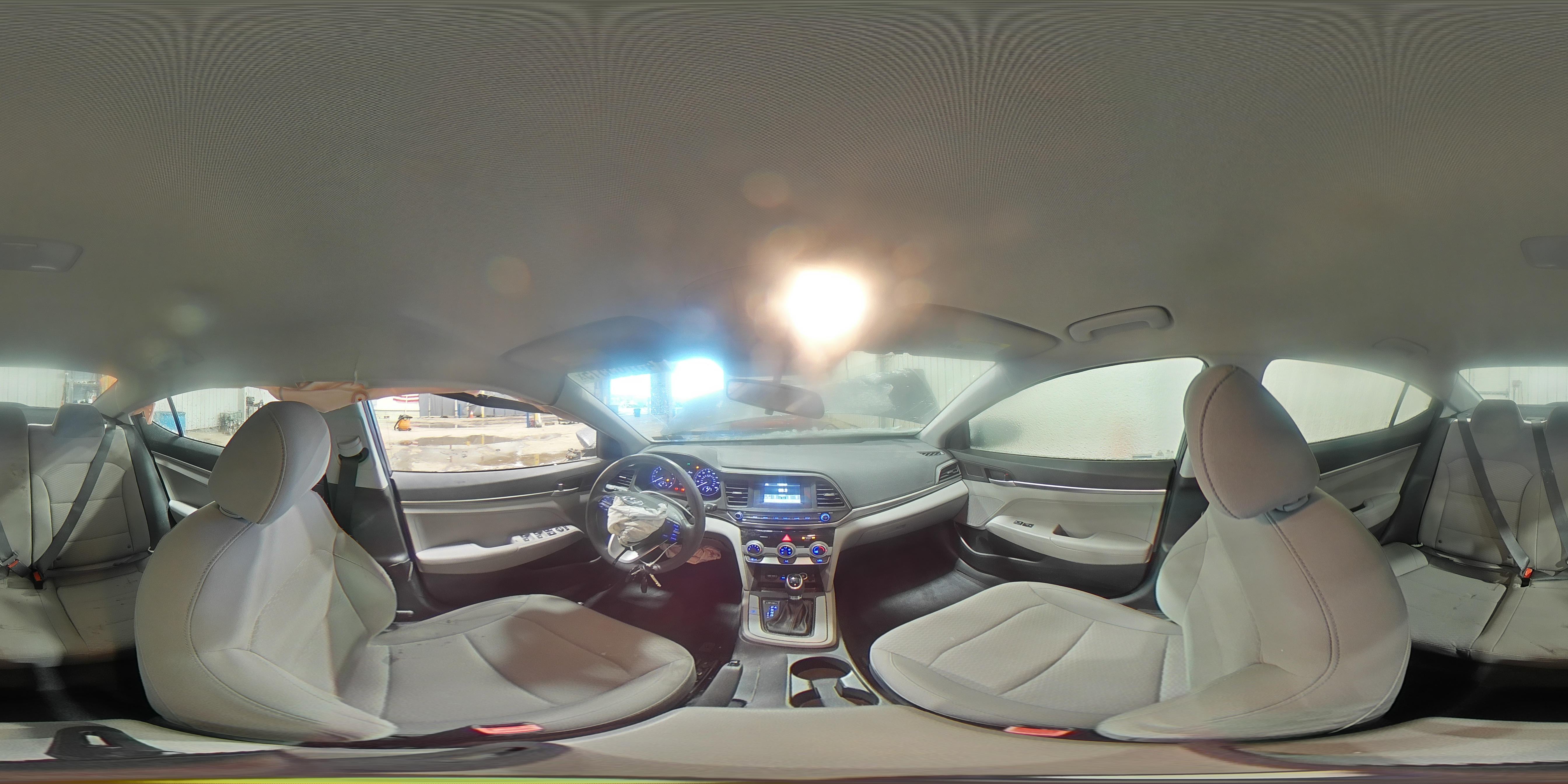 2019 Hyundai Elantra - Image 15