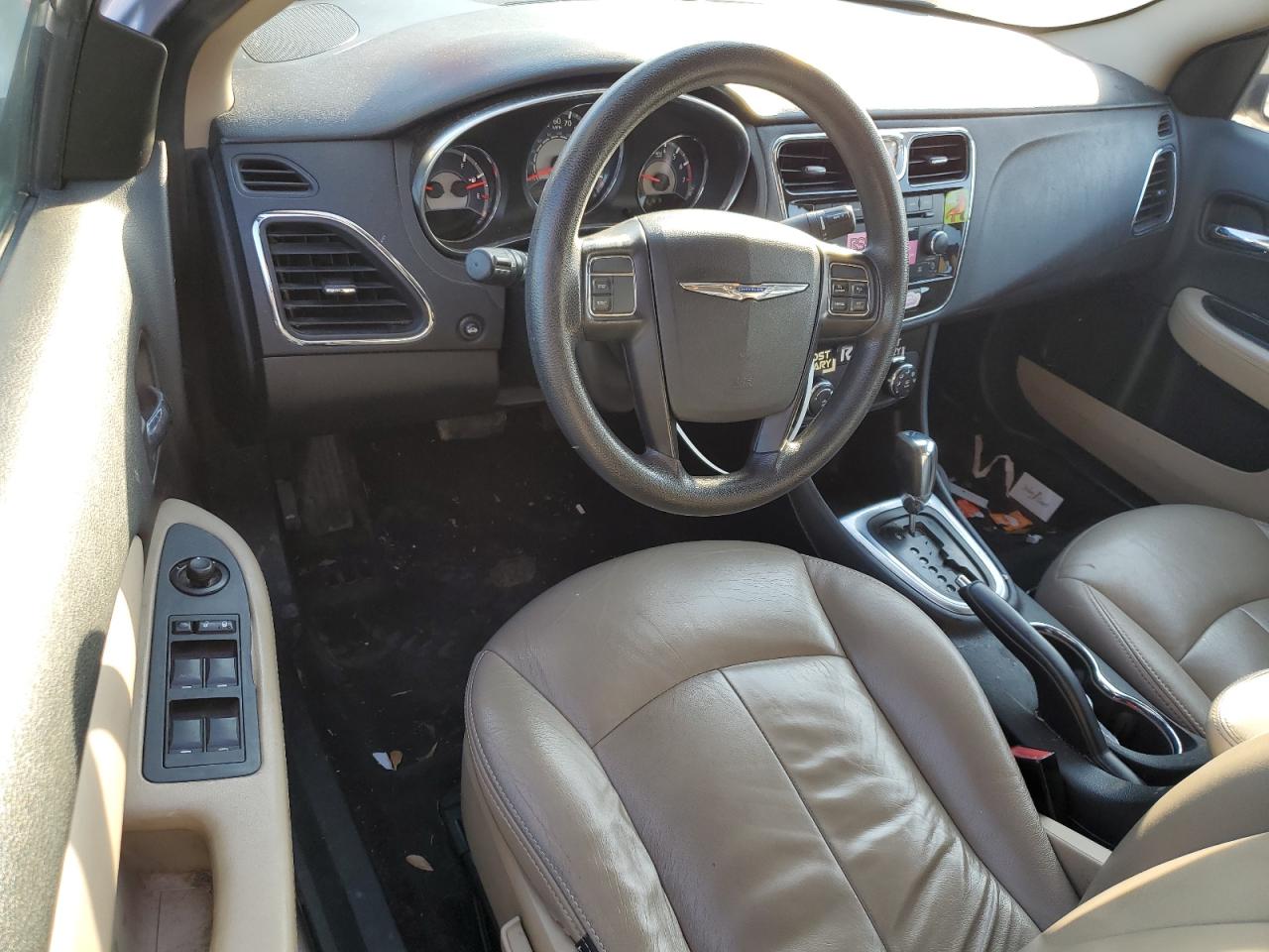 2014 Chrysler 200 - Image 8