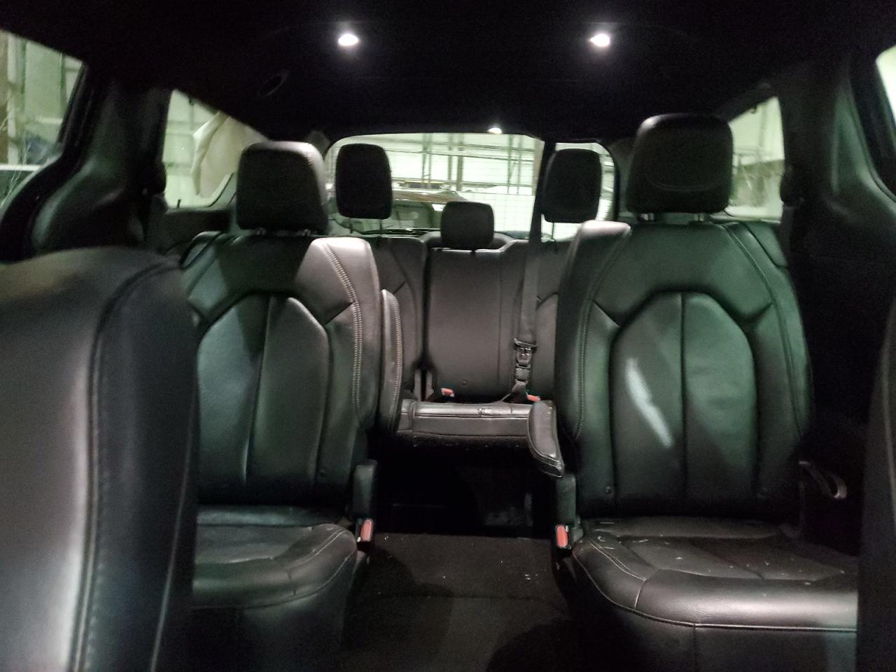 2019 Chrysler Pacifica - Image 10