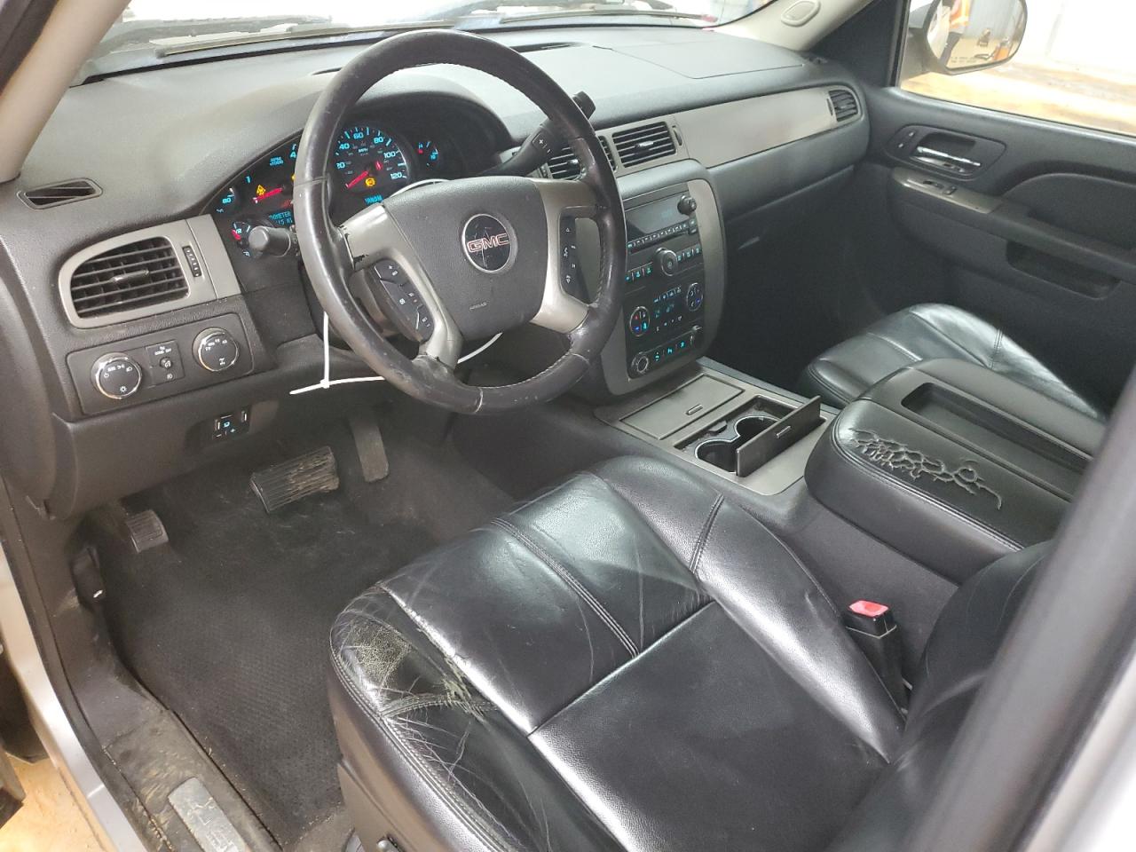 2010 GMC Sierra - Image 8