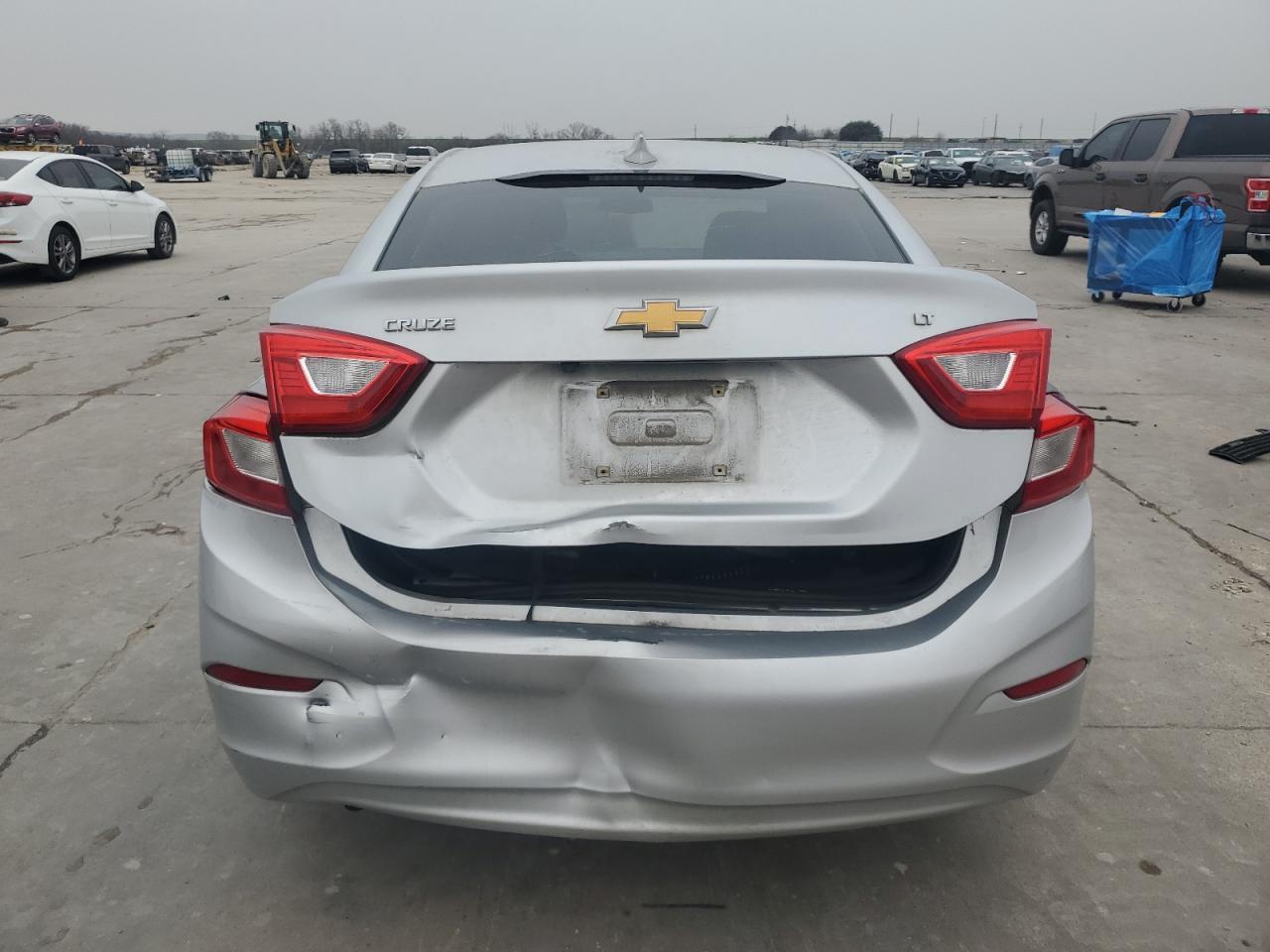 2016 Chevrolet Cruze - Image 6