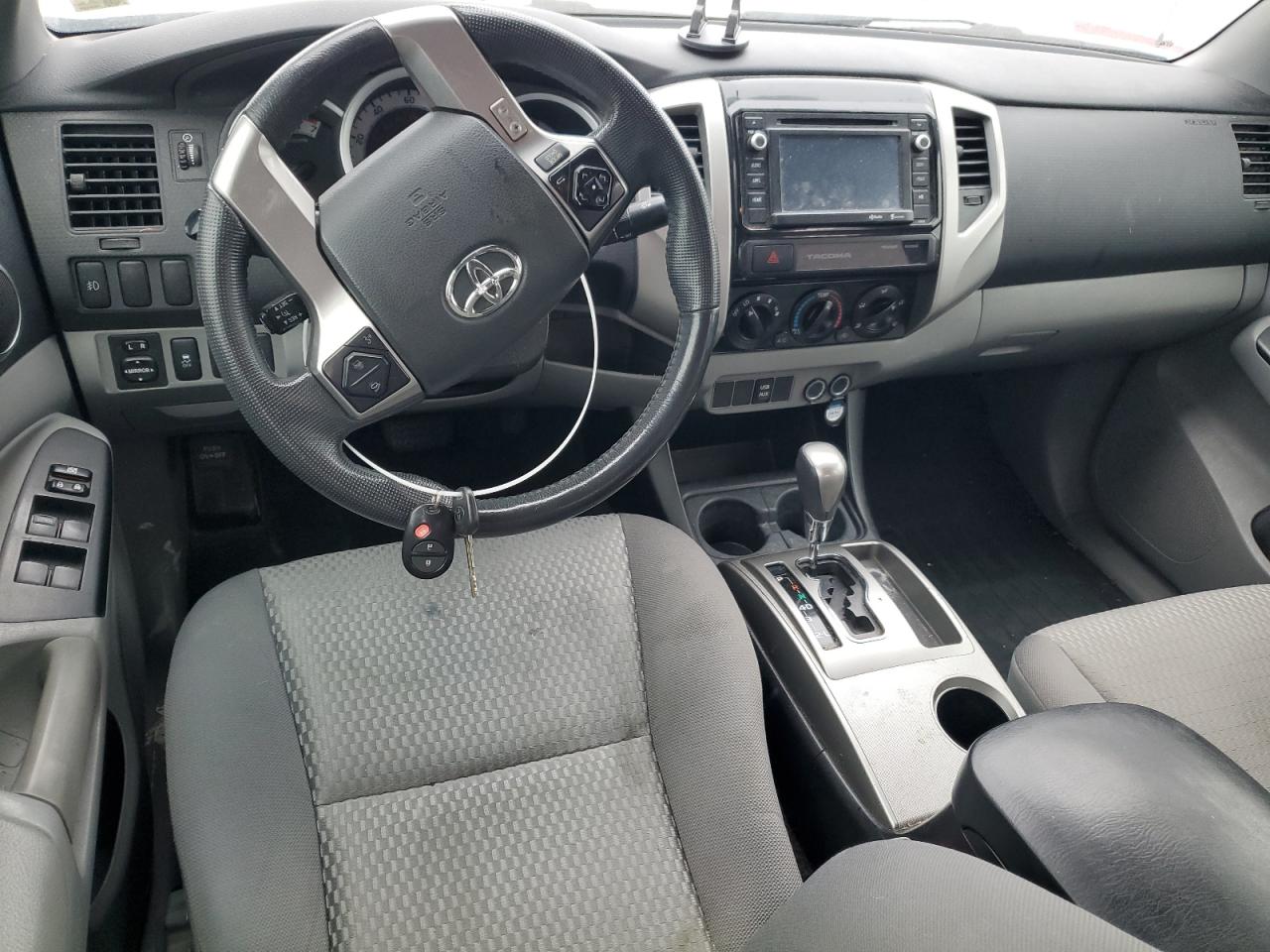 2015 Toyota Tacoma - Image 8