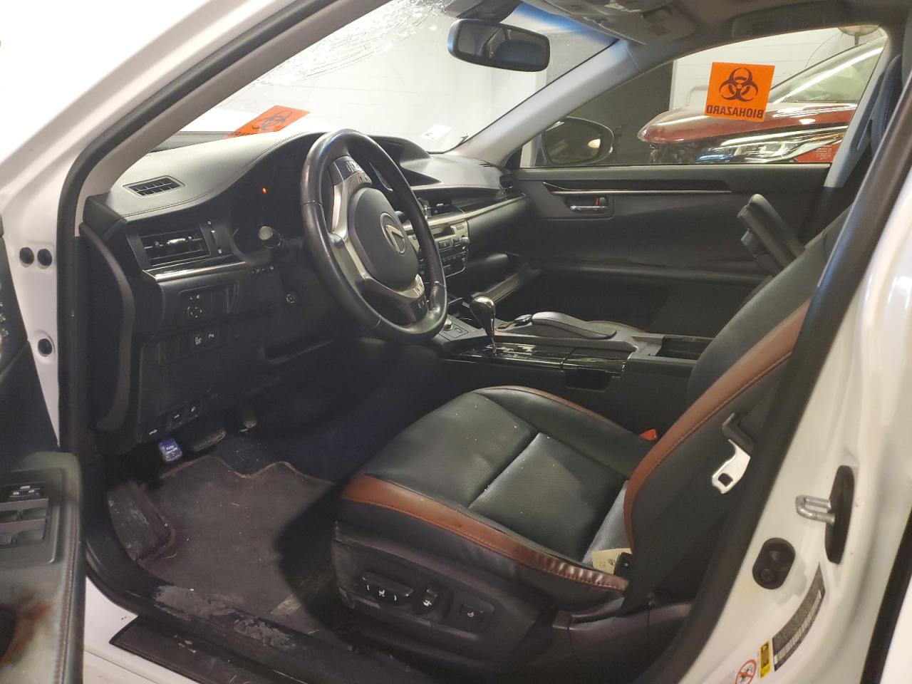 2015 Lexus ES - Image 7