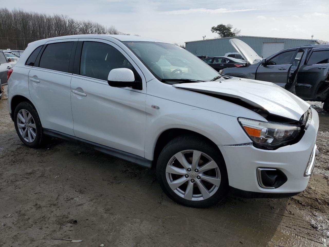 2013 Mitsubishi Outlander - Image 4