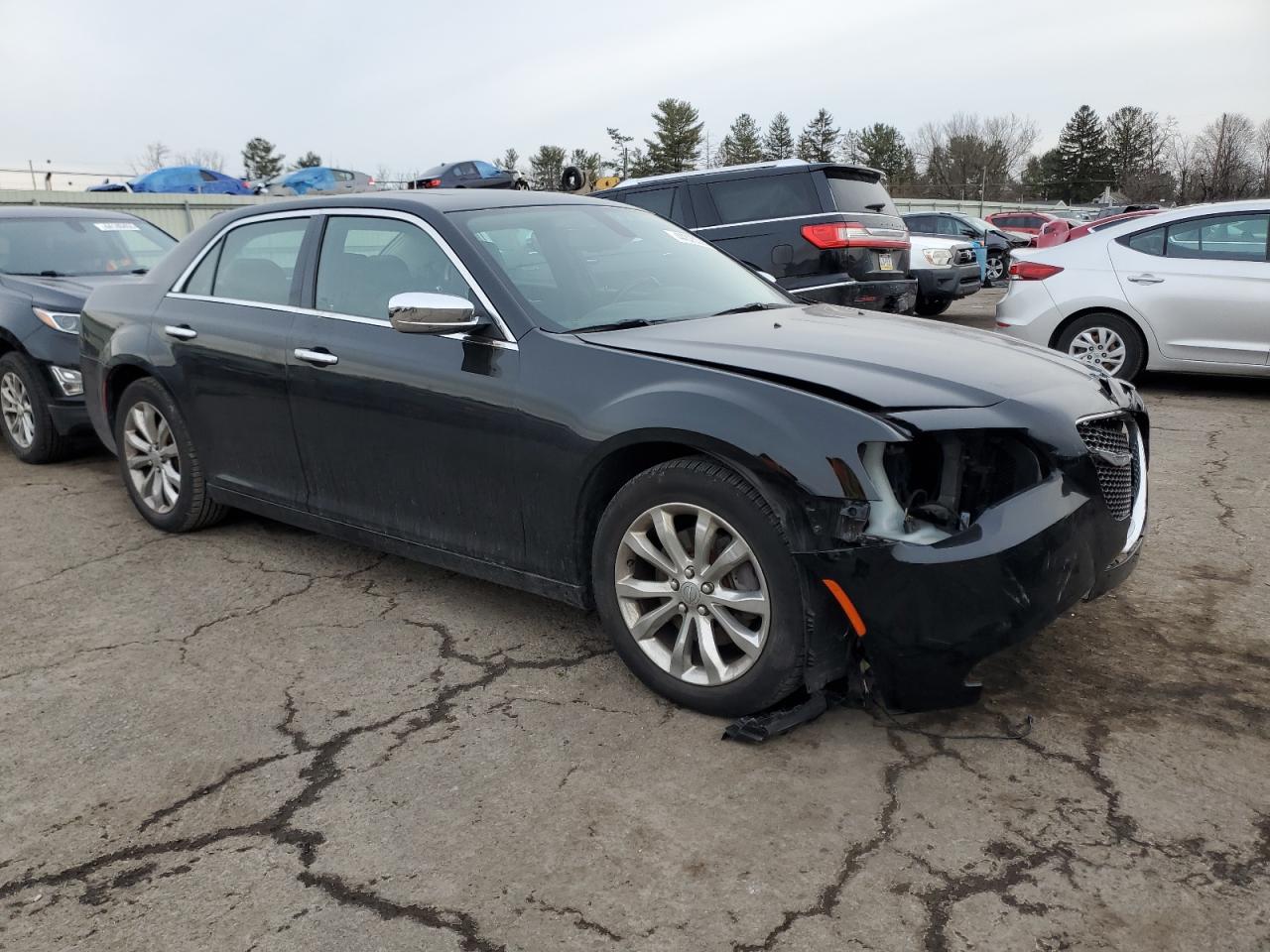 2017 Chrysler 300 - Image 4