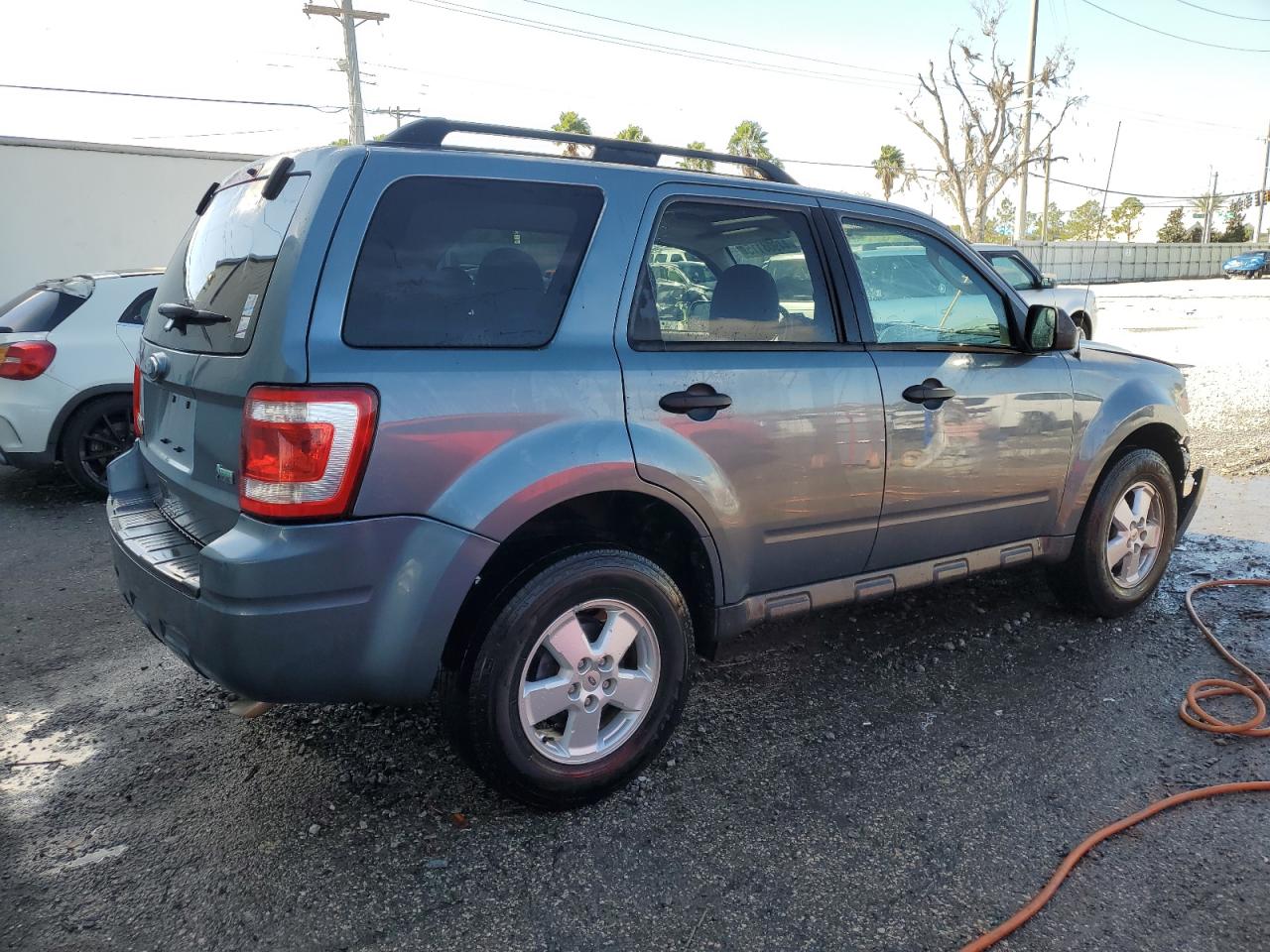 2010 Ford Escape - Image 3