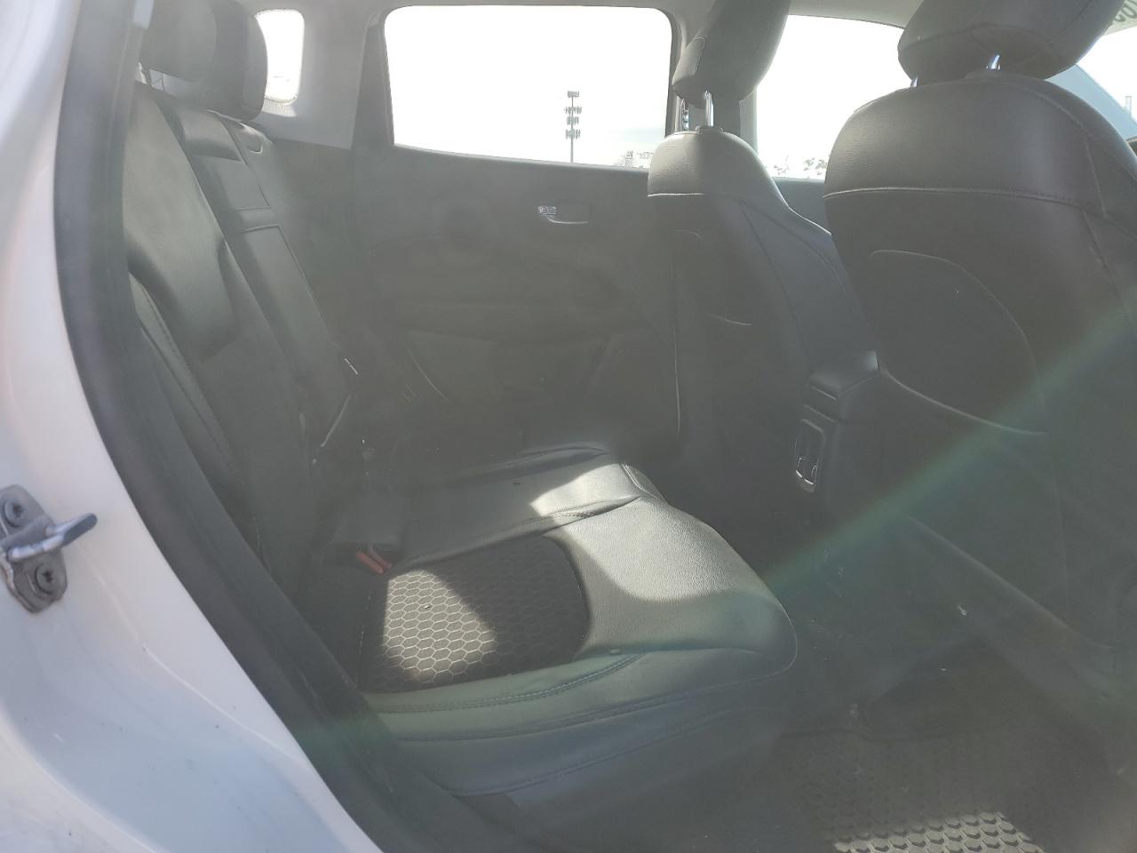 2018 Jeep Compass - Image 10
