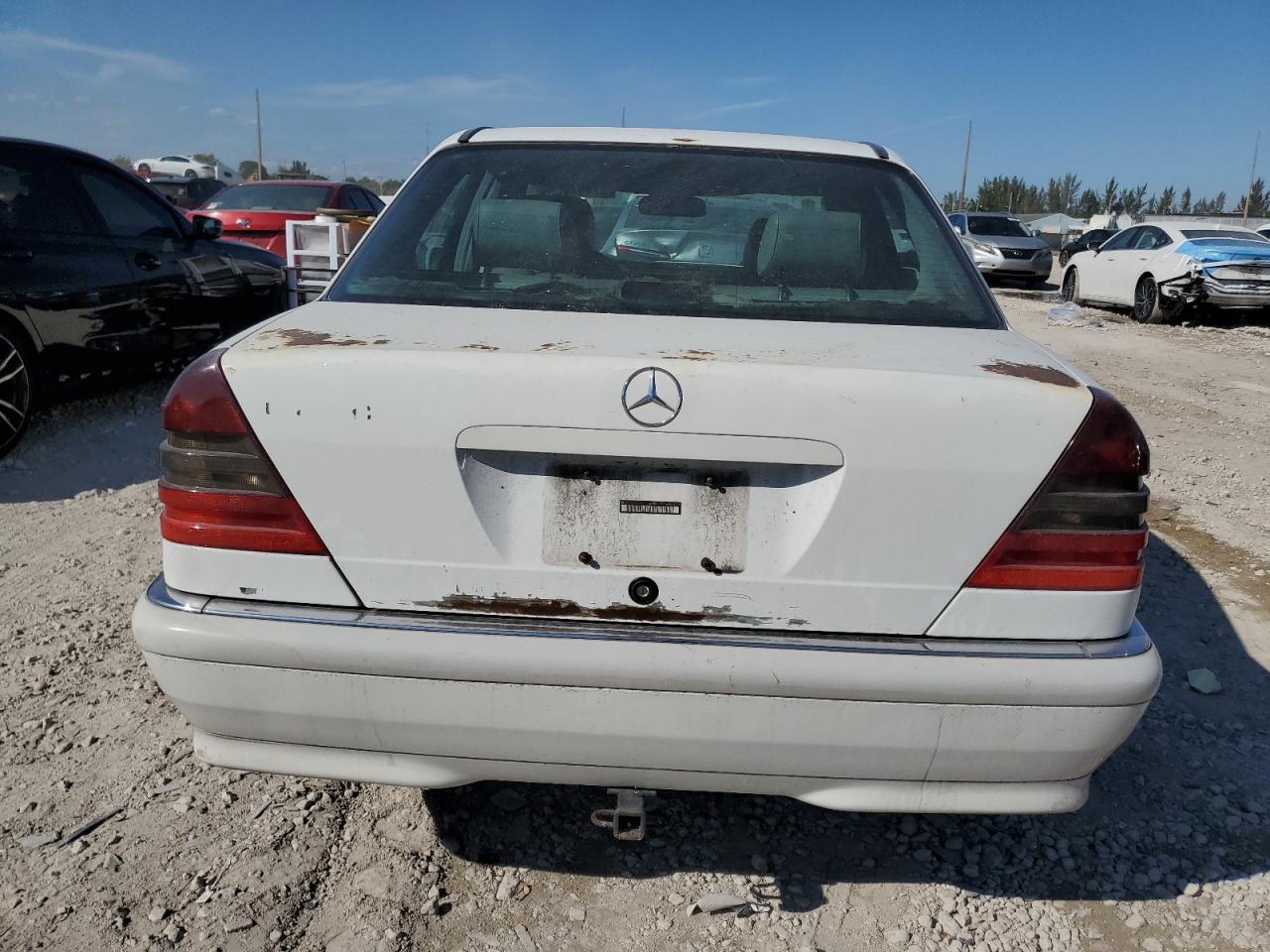1998 Mercedes-Benz C 230 VIN: WDBHA23G5WA639139 Lot: 47407925