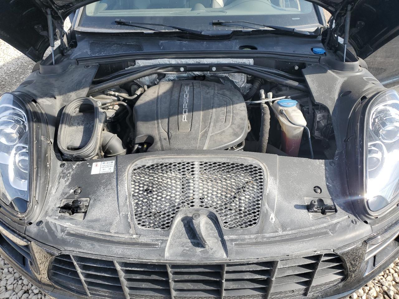 2017 Porsche Macan - Image 14