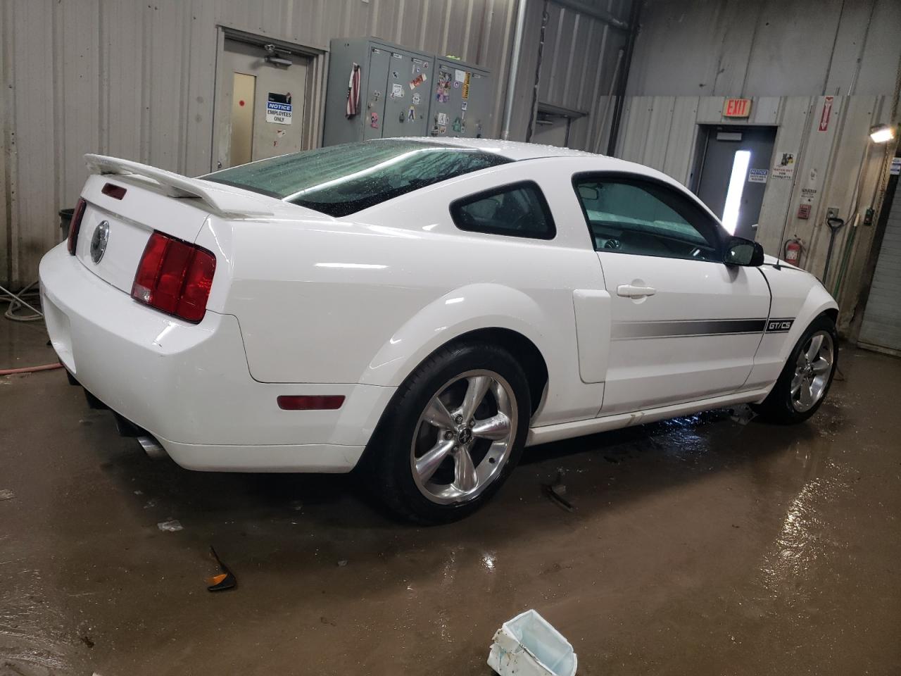 2008 Ford Mustang - Image 3