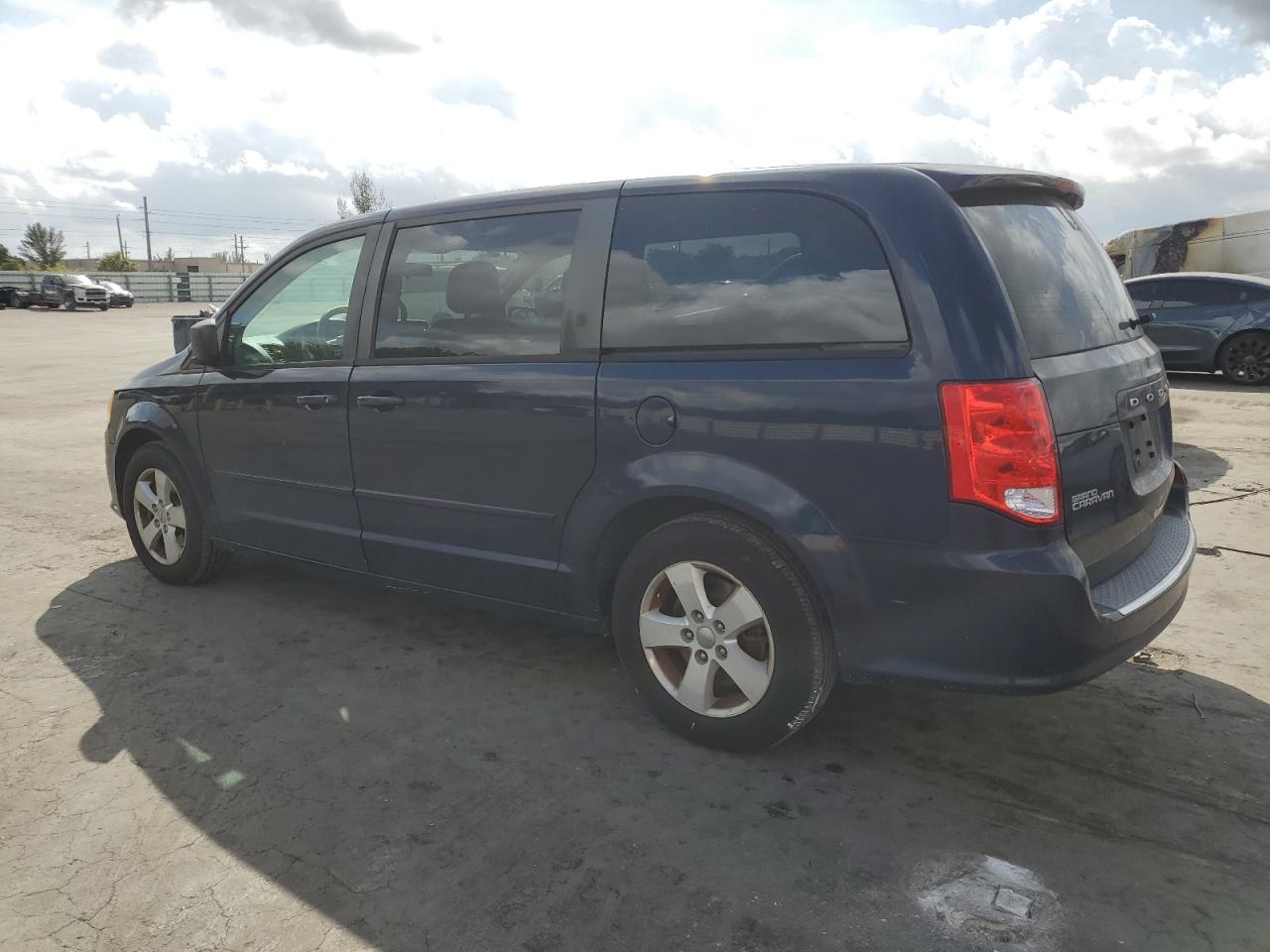 2013 Dodge Caravan - Image 2