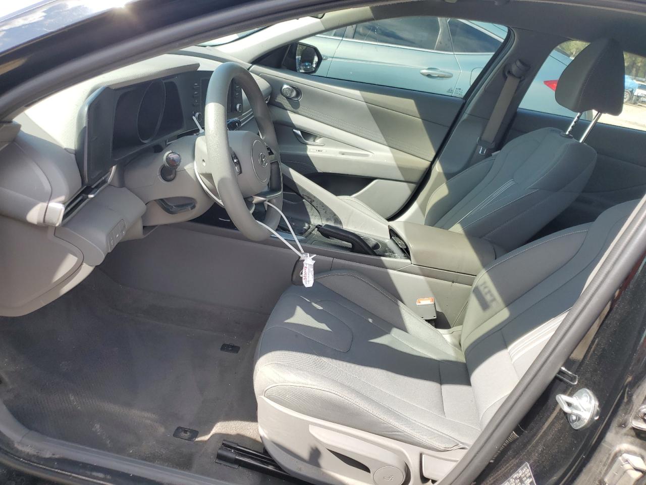 2023 Hyundai Elantra - Image 7