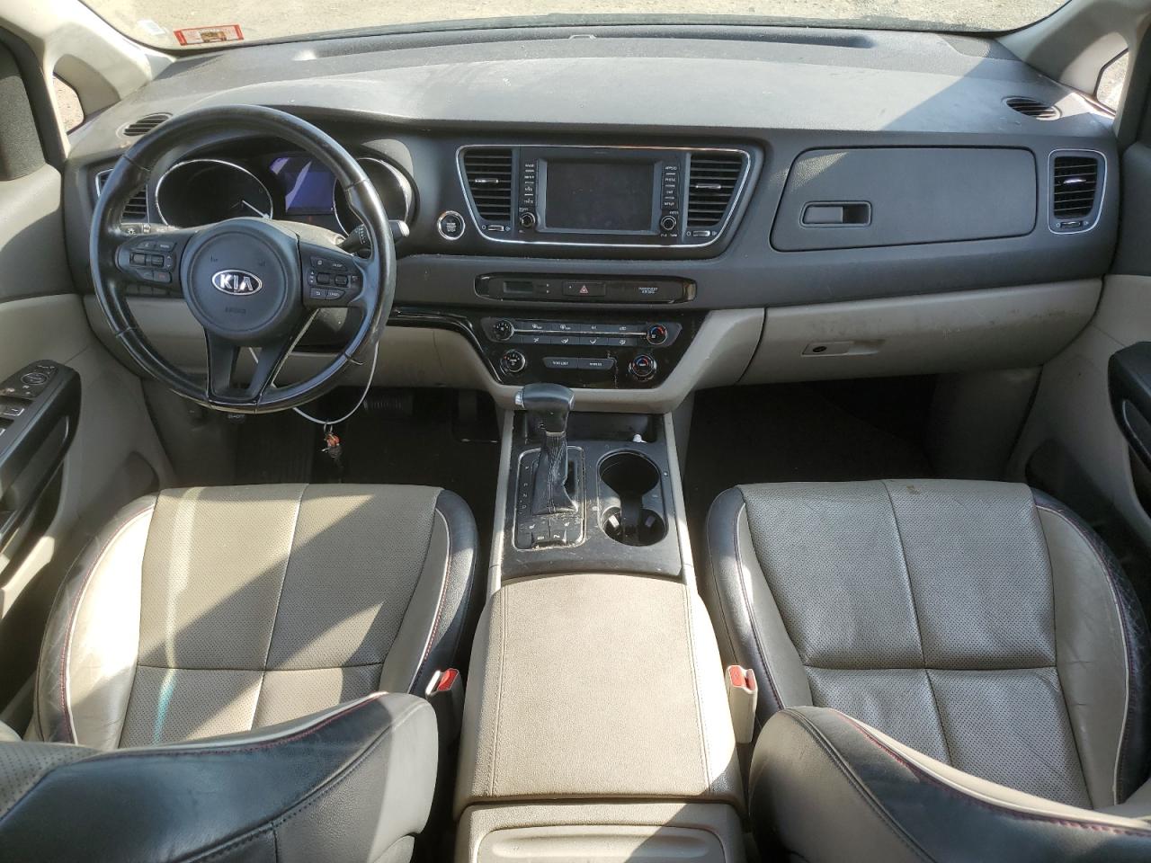 2017 Kia Sedona - Image 8