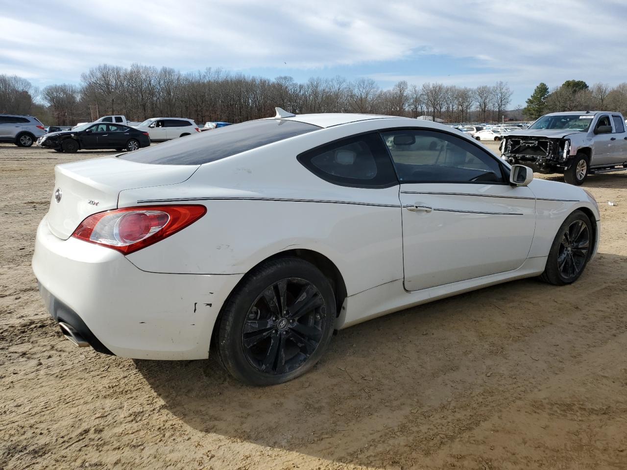 2010 Hyundai Genesis - Image 3