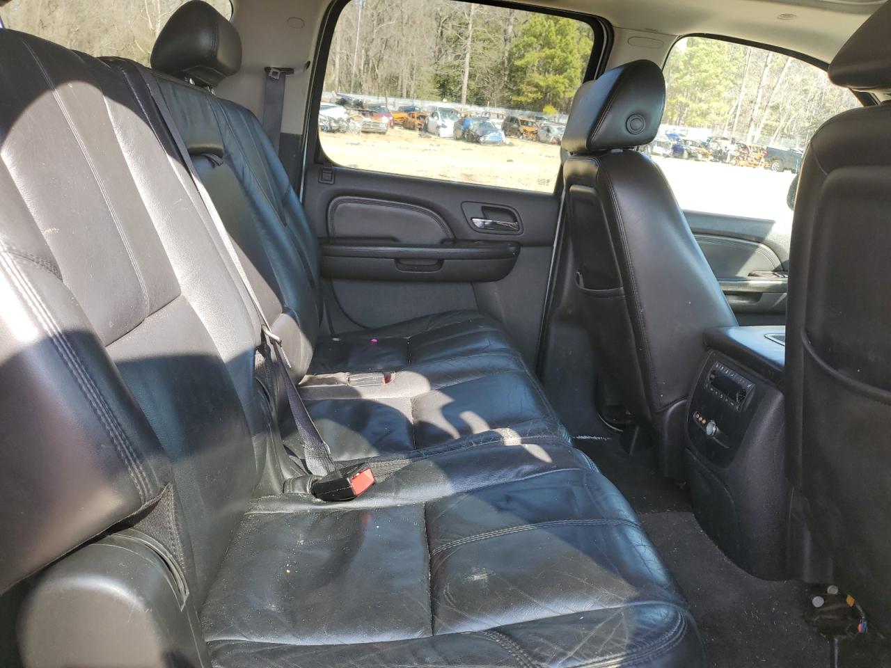2007 GMC Yukon - Image 12