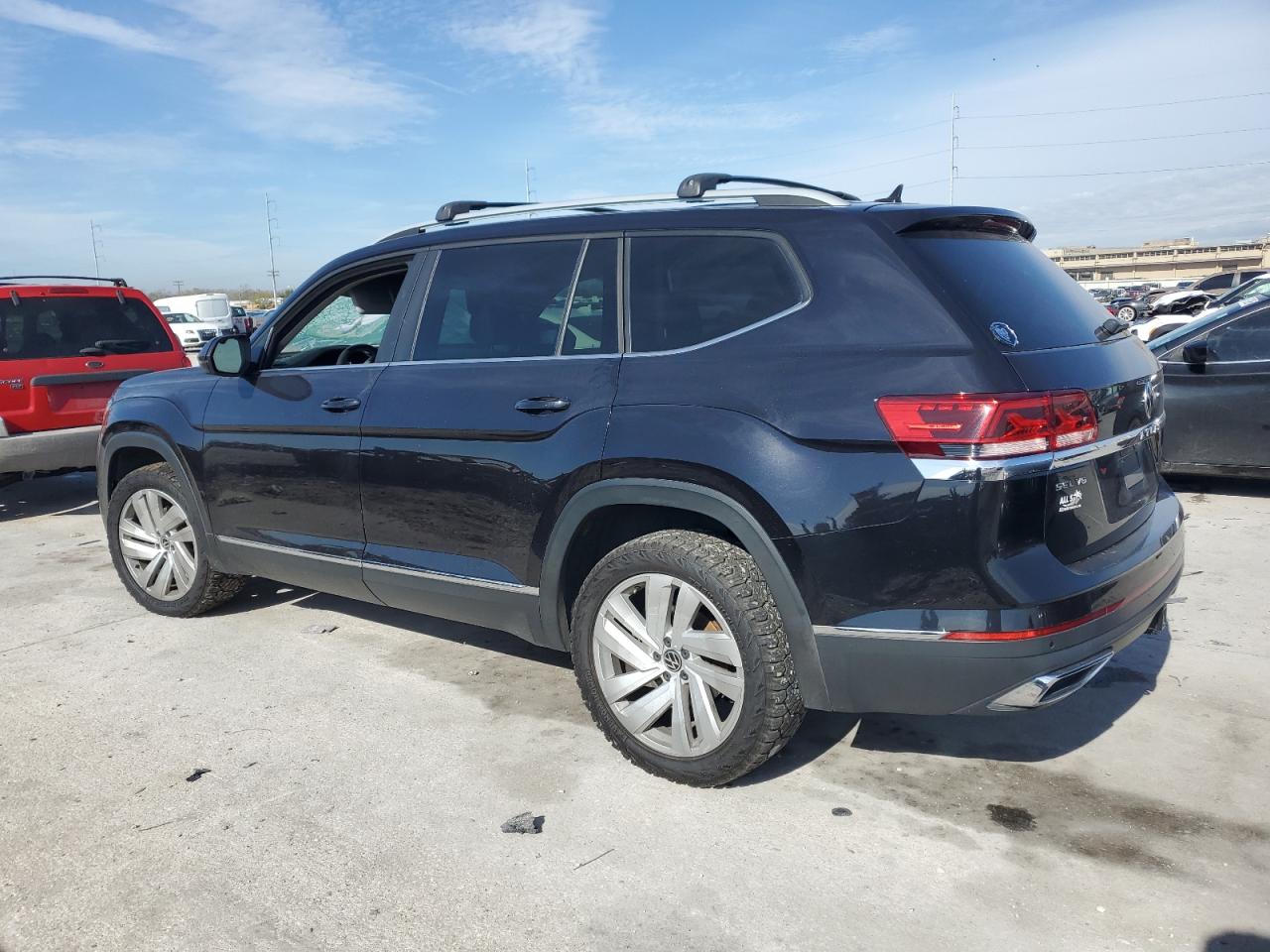 2021 Volkswagen Atlas - Image 2