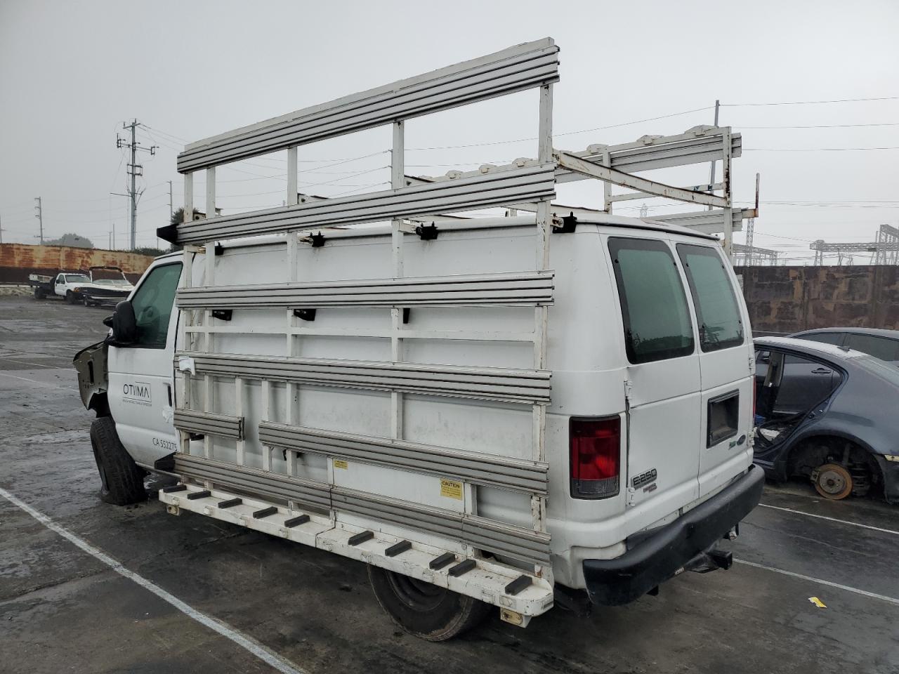 2013 Ford Econoline - Image 2