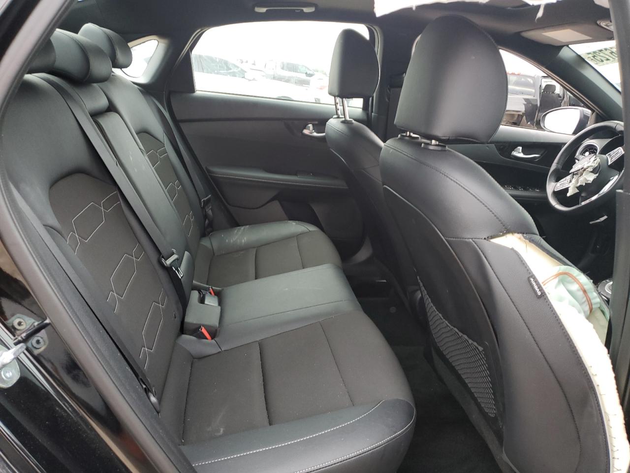 2024 Kia Forte - Image 10