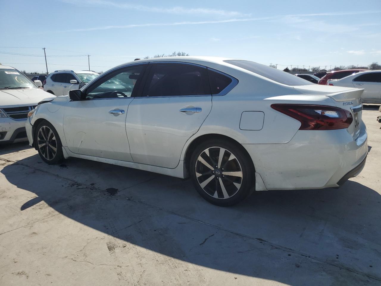 2018 Nissan Altima - Image 2
