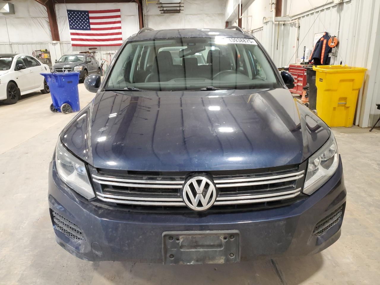 2016 Volkswagen Tiguan - Image 5