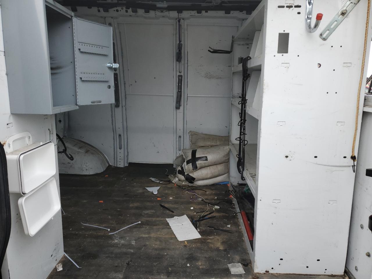 2007 Chevrolet Express - Image 11